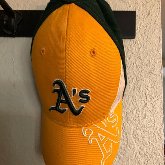 Kids adjustable A’s baseball hat 4 for $20 - Picture 1 of 3